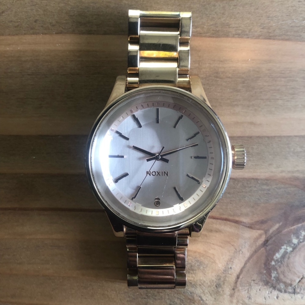 Nixon watch